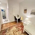 6 Tiha Ulica